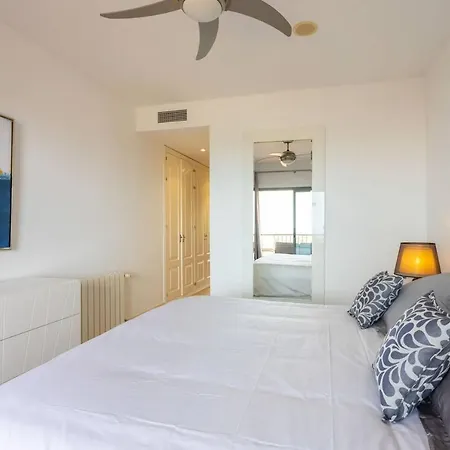 Royal W/shared Pool, Terrace &a/c Malaga