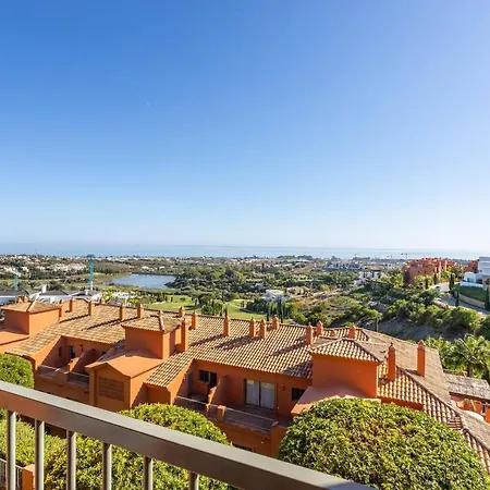 Royal W/shared Pool, Terrace &a/c Malaga