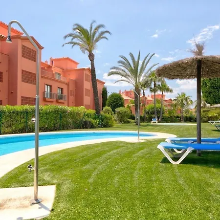Royal W/shared Pool, Terrace &a/c Apartment Malaga